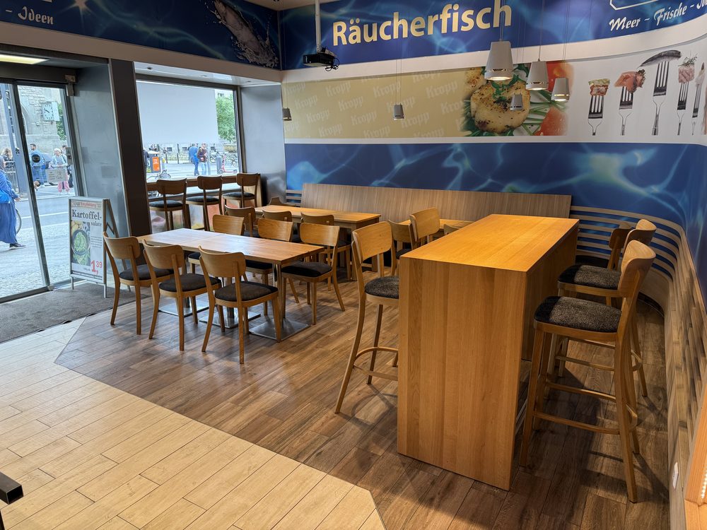 Innenansicht von Kropp Feinkost in der Karl-Marx-Straße, Berlin-Neukölln